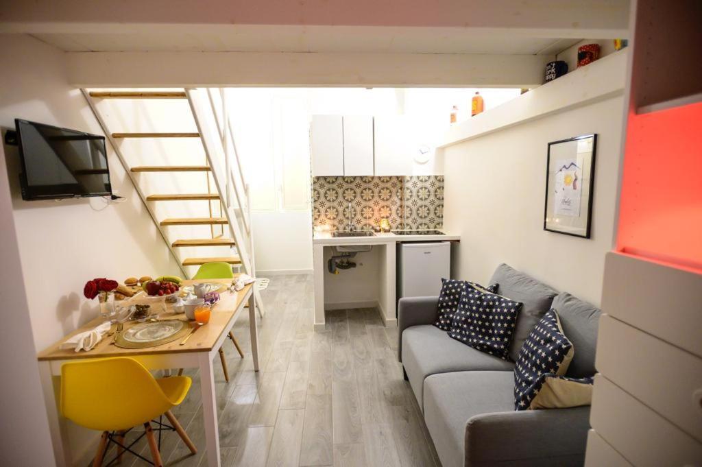 נאפולי Central Guest House מראה חיצוני תמונה